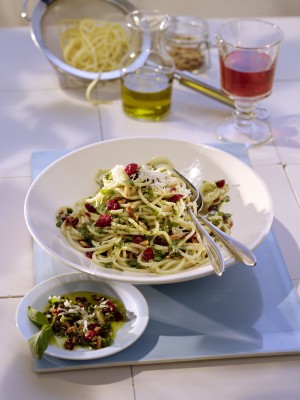 Cranberry Basil Pesto Spaghetti